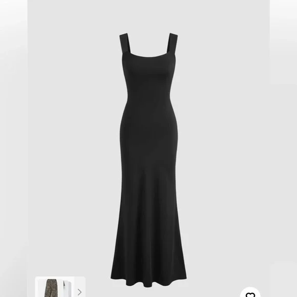 Cider Black Backless Dress with Bow Detail
Runs a little big. Never worn. - Picture 2 of 2